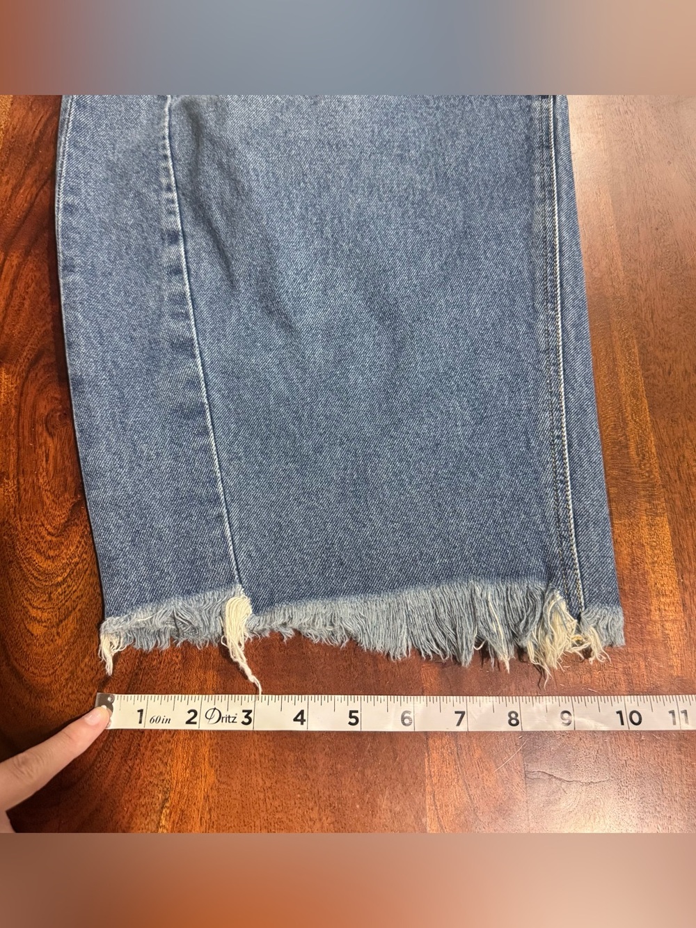 Citizens of Humanity Horseshoe Barrel Leg Jeans in Magnolia wash Size 28 - Picture 10 of 10